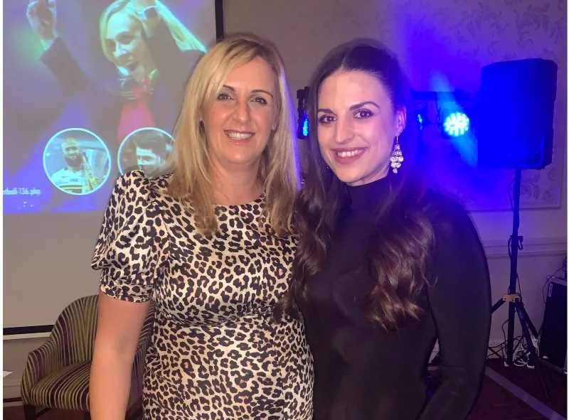 Amy Horsfield (right) with England Netball coach Tracey Neville.