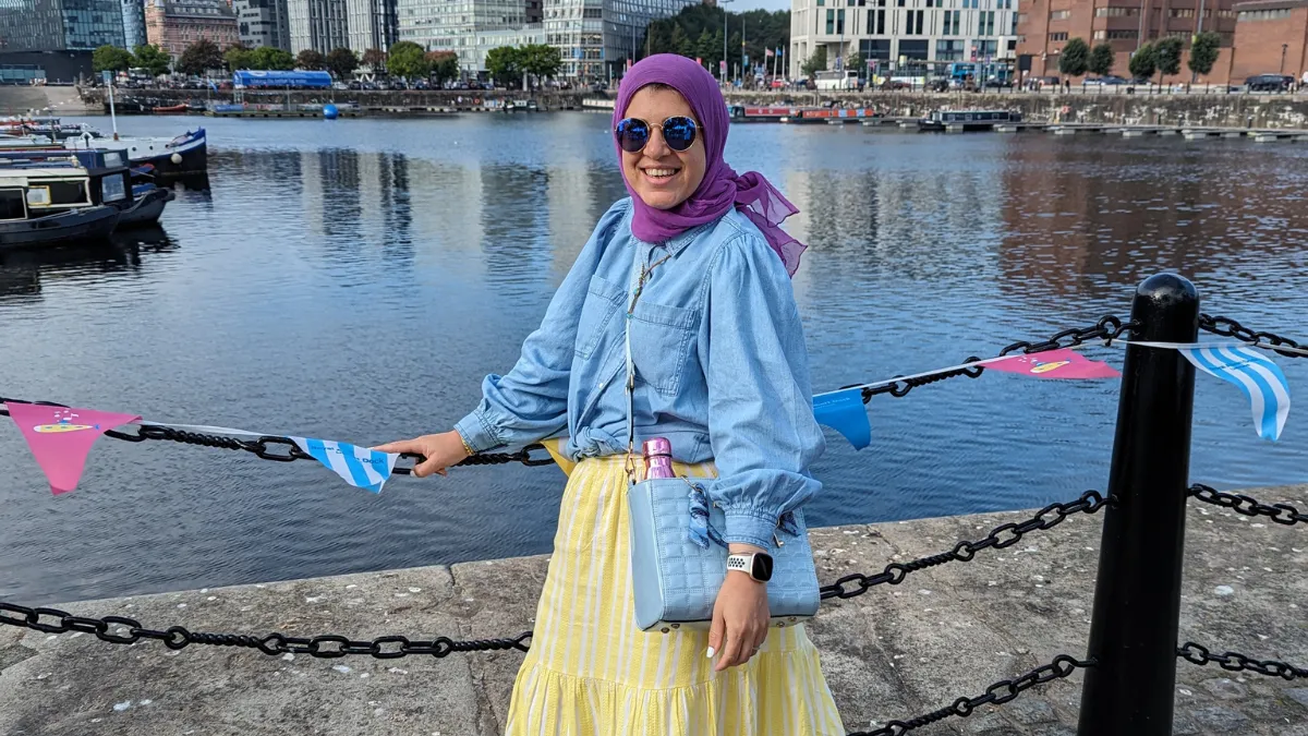 Share 184+ hijab with sunglasses super hot